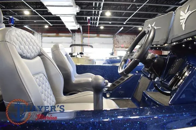 Slide: The Image of Ikon Boats VLX21 2025 - 10