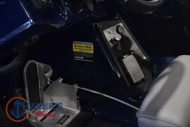 Slide: The Image of Ikon Boats VLX21 2025 - 16