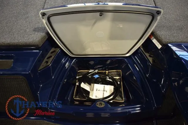 Slide: The Image of Ikon Boats VLX21 2025 - 22