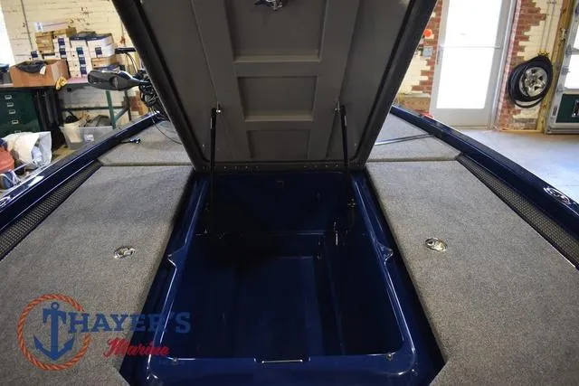 Slide: The Image of Ikon Boats VLX21 2025 - 24