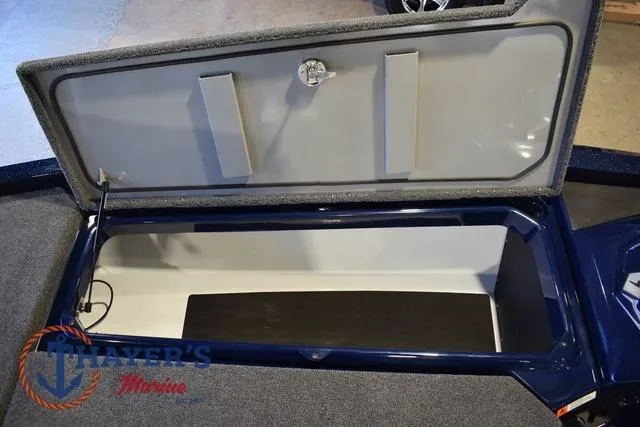 Slide: The Image of Ikon Boats VLX21 2025 - 26