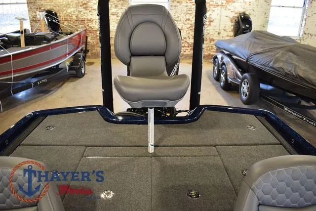 Slide: The Image of Ikon Boats VLX21 2025 - 29