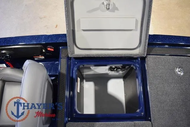 Slide: The Image of Ikon Boats VLX21 2025 - 35