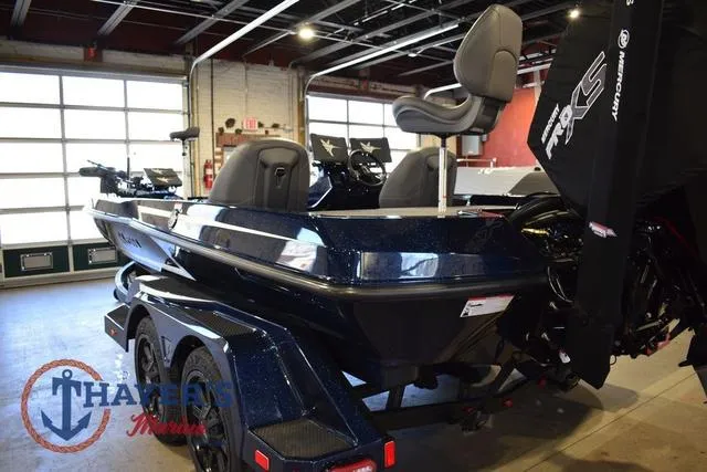 Slide: The Image of Ikon Boats VLX21 2025 - 4