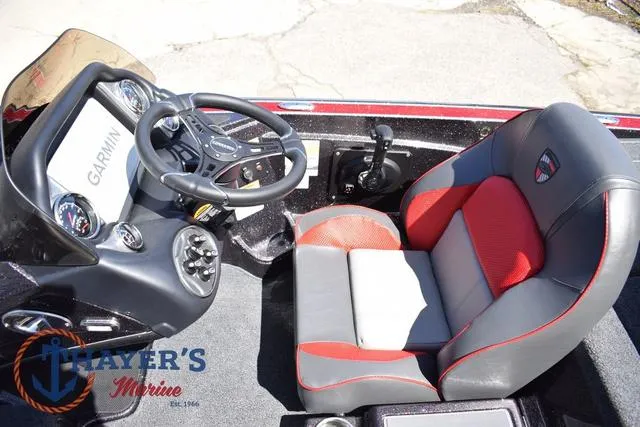 Slide: The Image of Triton 18 TrX 2025 - 16