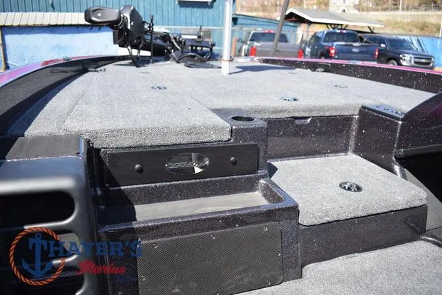 Slide: The Image of Triton 18 TrX 2025 - 21