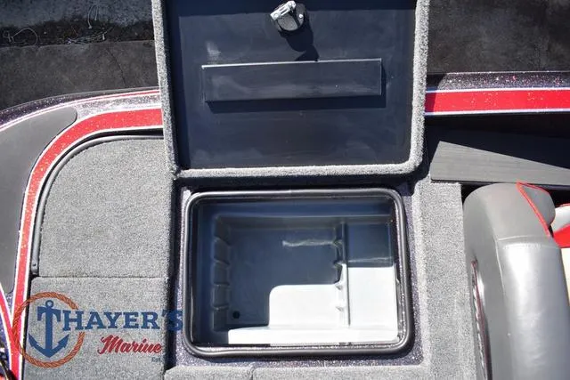 Slide: The Image of Triton 18 TrX 2025 - 32