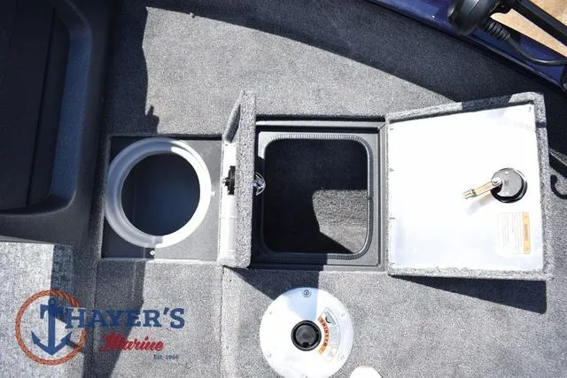 Slide: The Image of Tracker Pro Guide V-16 WT 2025 - 25