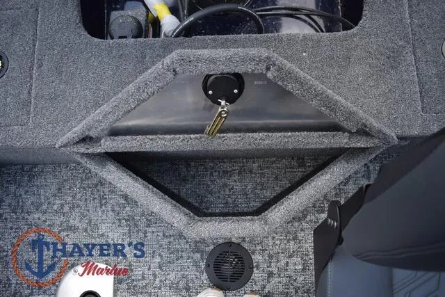 Slide: The Image of Tracker Pro Guide V-16 WT 2025 - 32