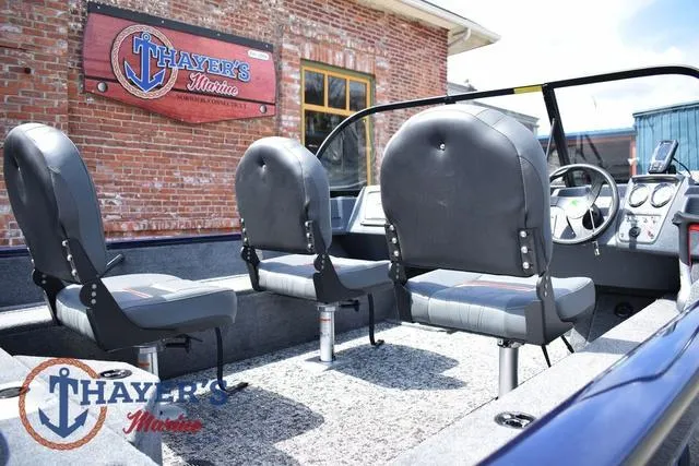 Slide: The Image of Tracker Pro Guide V-16 WT 2025 - 9