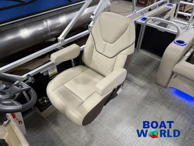 Slide: The Image of Tahoe Sport 2385 Swingback (VRB) Tritoon & Honda 4-Strok 2025 - 11