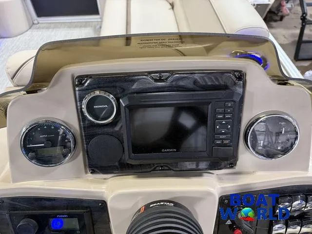 Slide: The Image of Tahoe Sport 2385 Swingback (VRB) Tritoon & Honda 4-Strok 2025 - 14