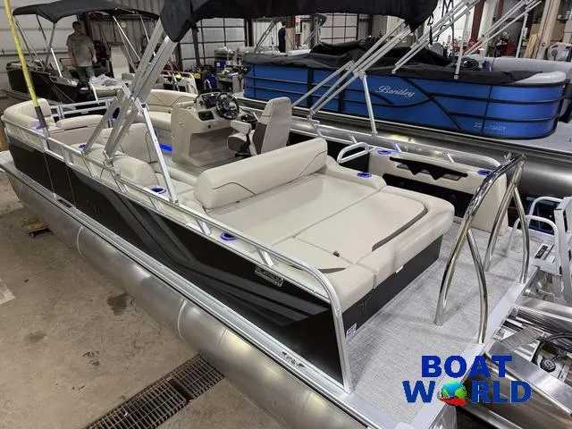 Slide: The Image of Tahoe Sport 2385 Swingback (VRB) Tritoon & Honda 4-Strok 2025 - 2