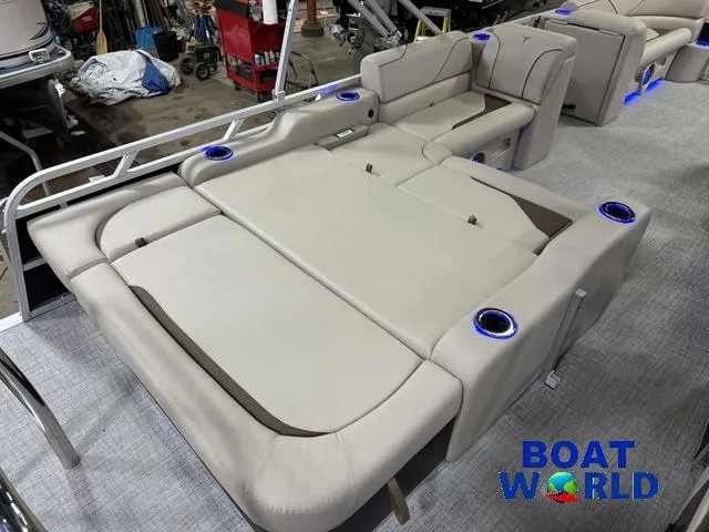 Slide: The Image of Tahoe Sport 2385 Swingback (VRB) Tritoon & Honda 4-Strok 2025 - 20