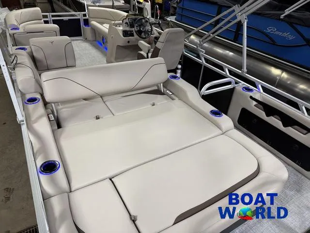 Slide: The Image of Tahoe Sport 2385 Swingback (VRB) Tritoon & Honda 4-Strok 2025 - 21