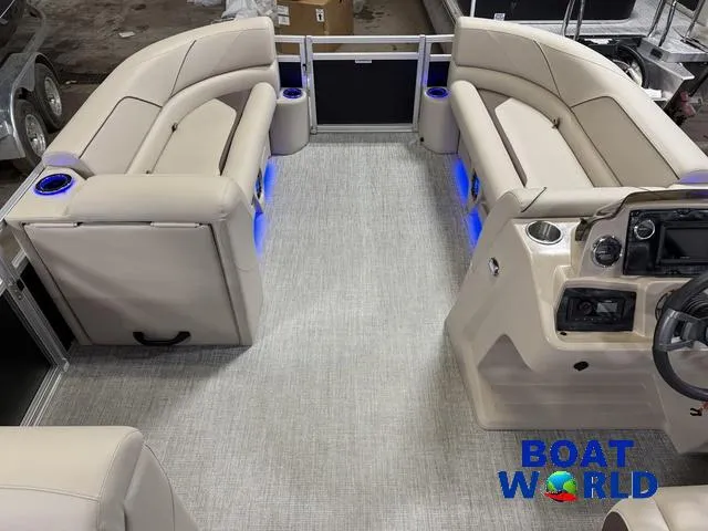 Slide: The Image of Tahoe Sport 2385 Swingback (VRB) Tritoon & Honda 4-Strok 2025 - 32