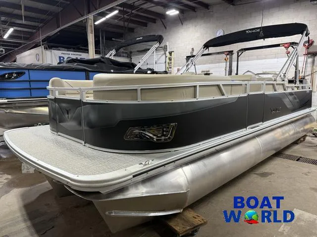 Slide: The Image of Tahoe Sport 2385 Swingback (VRB) Tritoon & Honda 4-Strok 2025 - 39