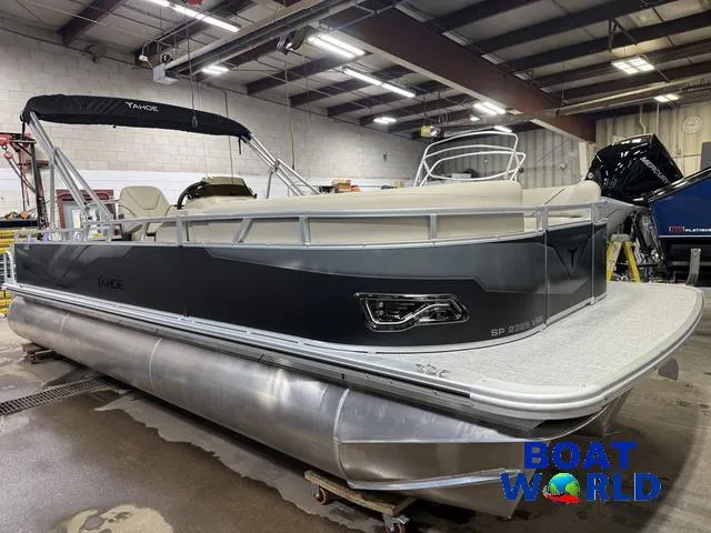 Slide: The Image of Tahoe Sport 2385 Swingback (VRB) Tritoon & Honda 4-Strok 2025 - 48