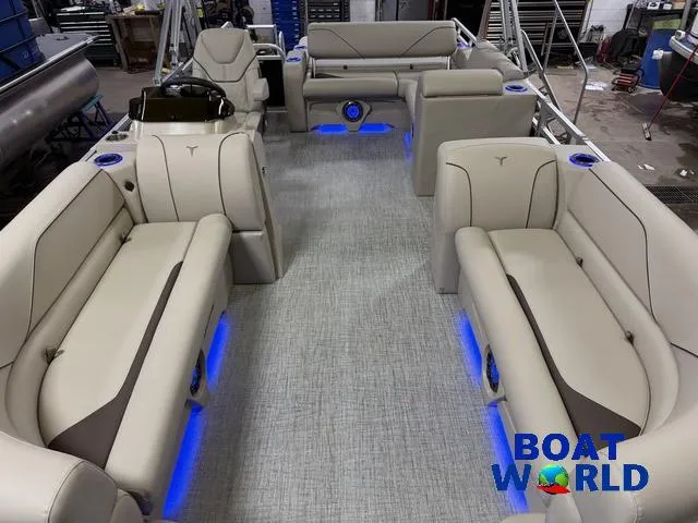 Slide: The Image of Tahoe Sport 2385 Swingback (VRB) Tritoon & Honda 4-Strok 2025 - 7