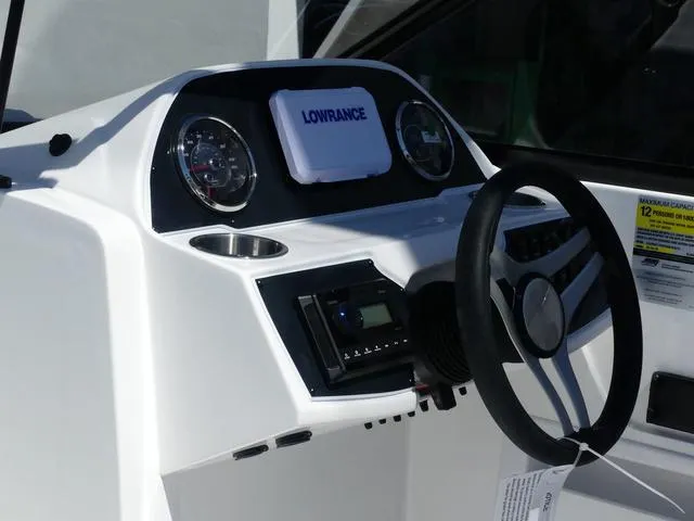 Slide: The Image of Hurricane SunDeck 235 OB 2025 - 16