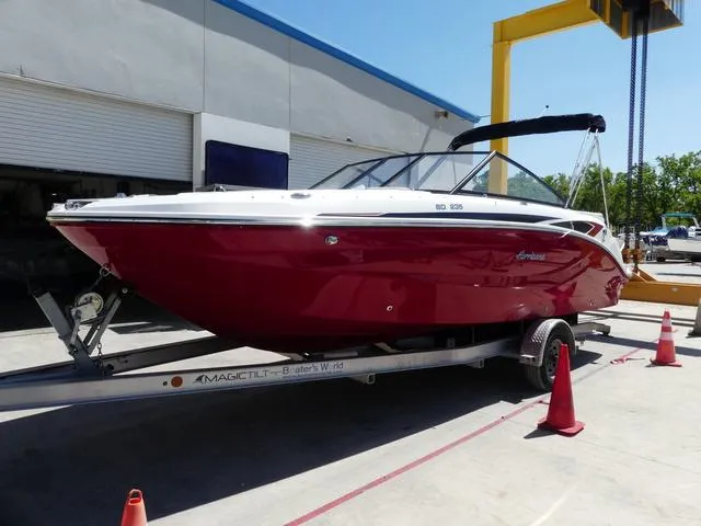 Slide: The Image of Hurricane SunDeck 235 OB 2025 - 3