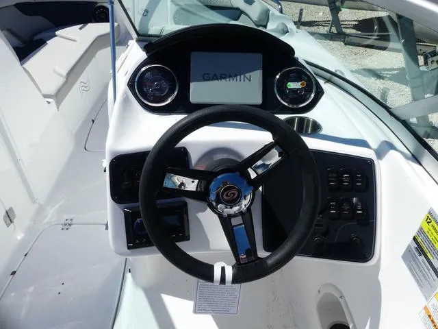 Slide: The Image of Hurricane SunDeck 2400 OB 2025 - 8