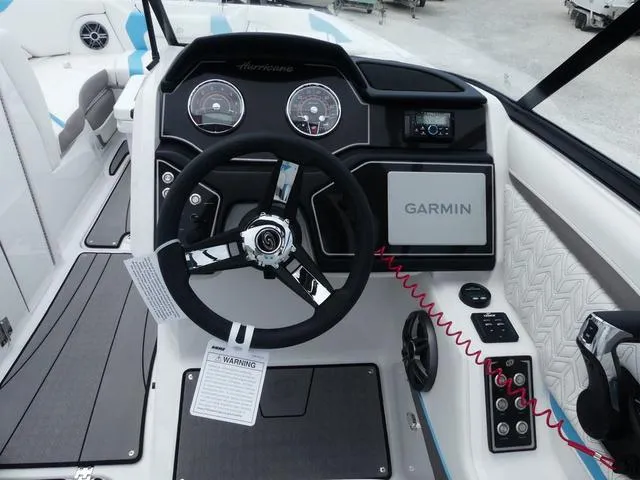 Slide: The Image of Hurricane SunDeck 2600 OB 2025 - 13