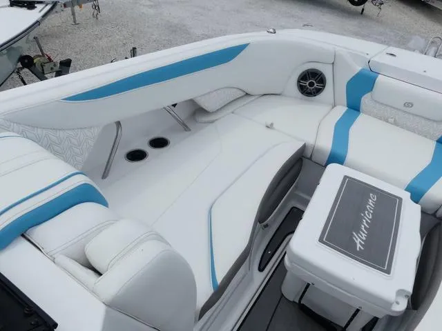 Slide: The Image of Hurricane SunDeck 2600 OB 2025 - 20