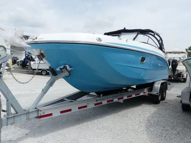 Slide: The Image of Hurricane SunDeck 2600 OB 2025 - 3