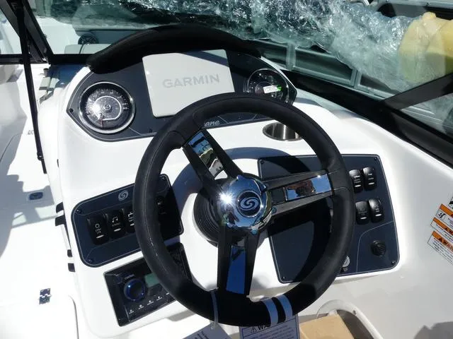 Slide: The Image of Hurricane SunDeck 2400 OB 2025 - 6