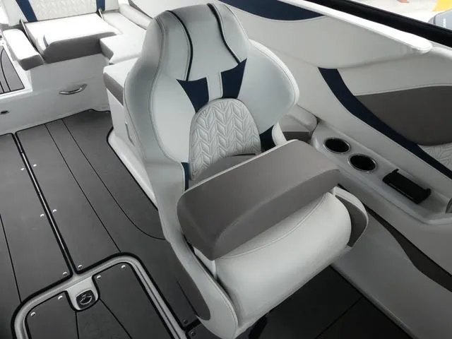 Slide: The Image of Hurricane SD2600-OB 2025 - 14