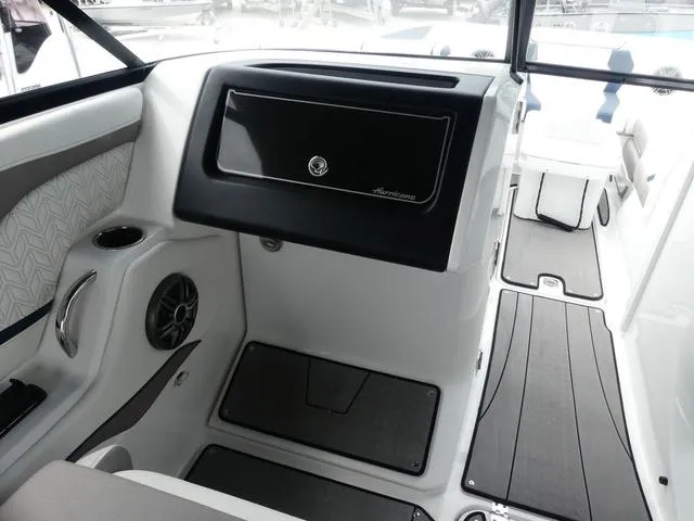 Slide: The Image of Hurricane SD2600-OB 2025 - 16