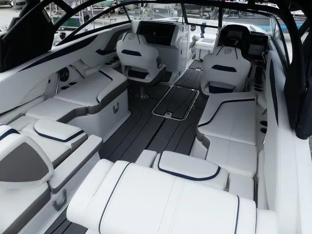 Slide: The Image of Hurricane SD2600-OB 2025 - 8