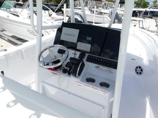 Slide: The Image of Aquasport 24AS Center Console 2025 - 10