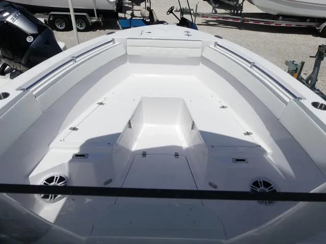 Slide: The Image of Aquasport 24AS Center Console 2025 - 18