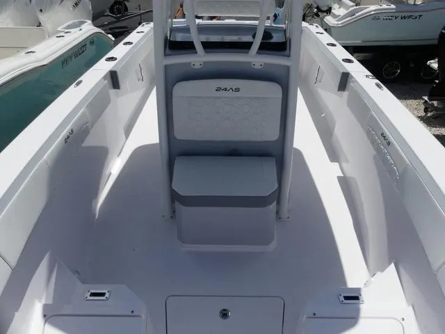 Slide: The Image of Aquasport 24AS Center Console 2025 - 20