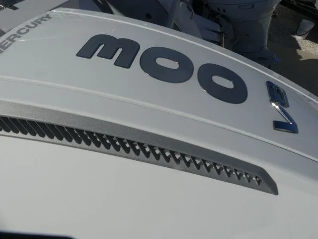 Slide: The Image of Aquasport 24AS Center Console 2025 - 24