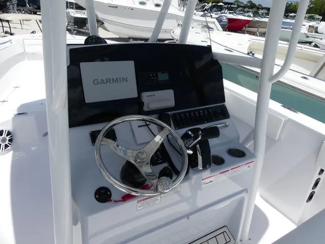 Slide: The Image of Aquasport 24AS Center Console 2025 - 8