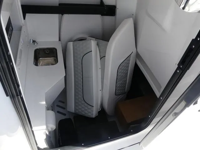 Slide: The Image of Blackfin 332cc 2025 - 29