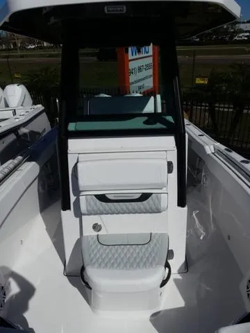 Slide: The Image of Blackfin 252 CC 2025 - 24