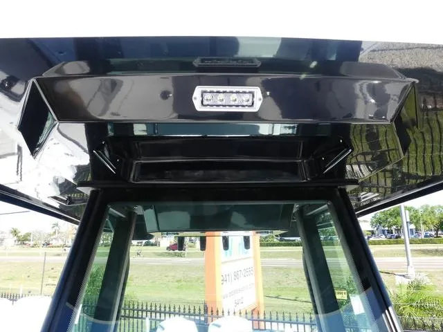 Slide: The Image of Blackfin 252 CC 2025 - 27