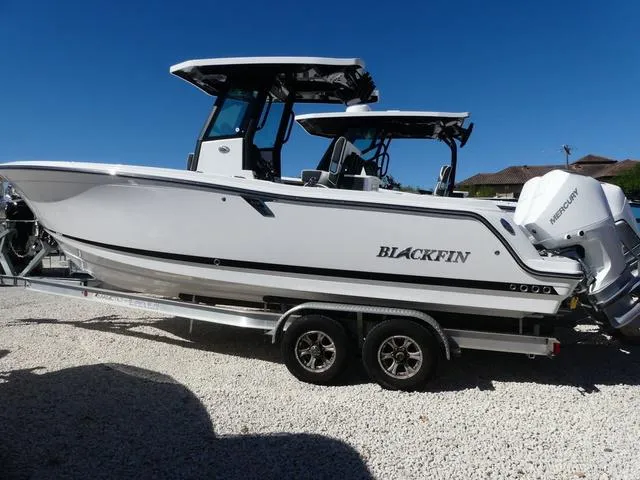 Slide: The Image of Blackfin 252 CC 2025 - 4