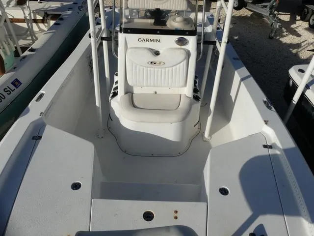 Slide: The Image of 2010 Sea Hunt BX 22 Pro boat interior with Garmin equipment. - 18
