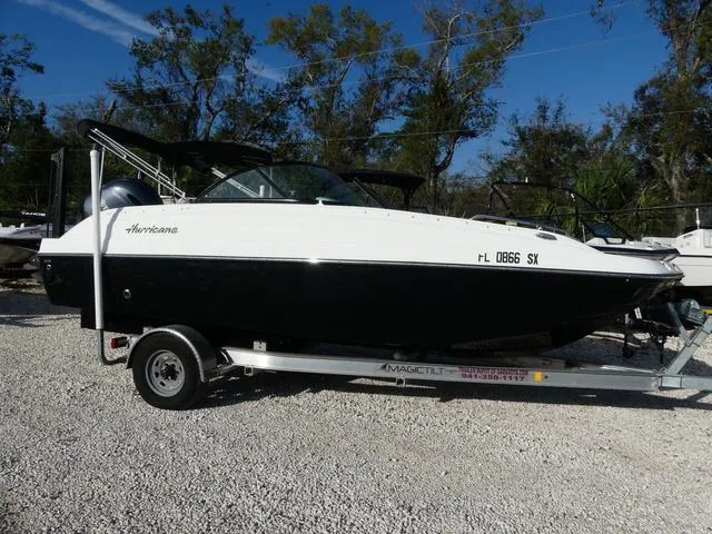 Slide: The Image of Hurricane SunDeck 187 OB 2021 - 4