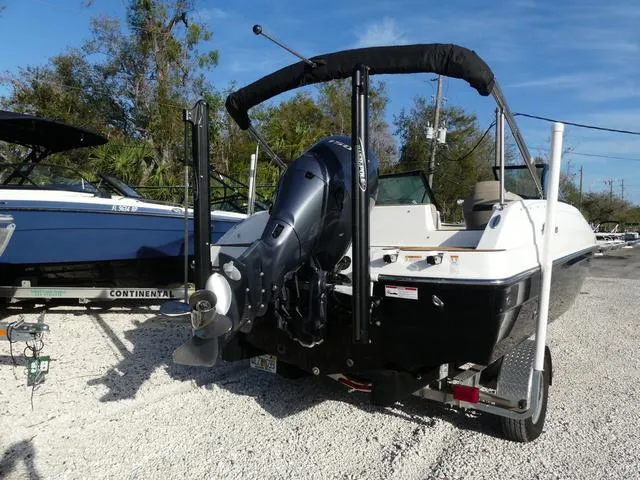 Slide: The Image of Hurricane SunDeck 187 OB 2021 - 5