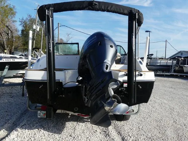 Slide: The Image of Hurricane SunDeck 187 OB 2021 - 6