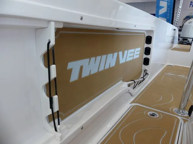 Slide: The Image of Twin Vee 240 Center Console STX 2025 - 18