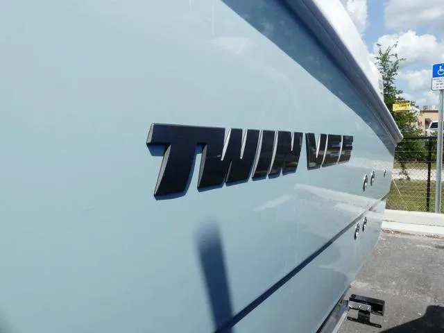 Slide: The Image of Twin Vee 240 Center Console STX 2025 - 4