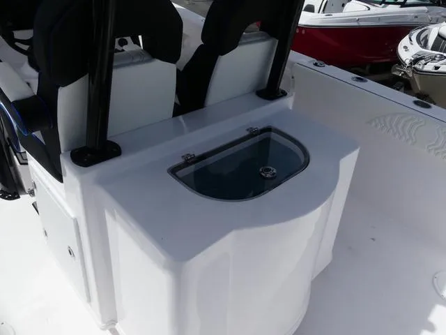 Slide: The Image of Twin Vee 280 GFX2 2025 - 10