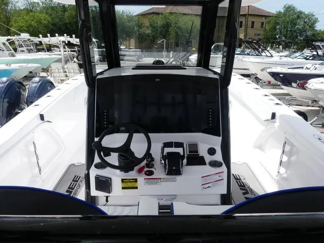 Slide: The Image of Twin Vee 280 GFX2 2025 - 12